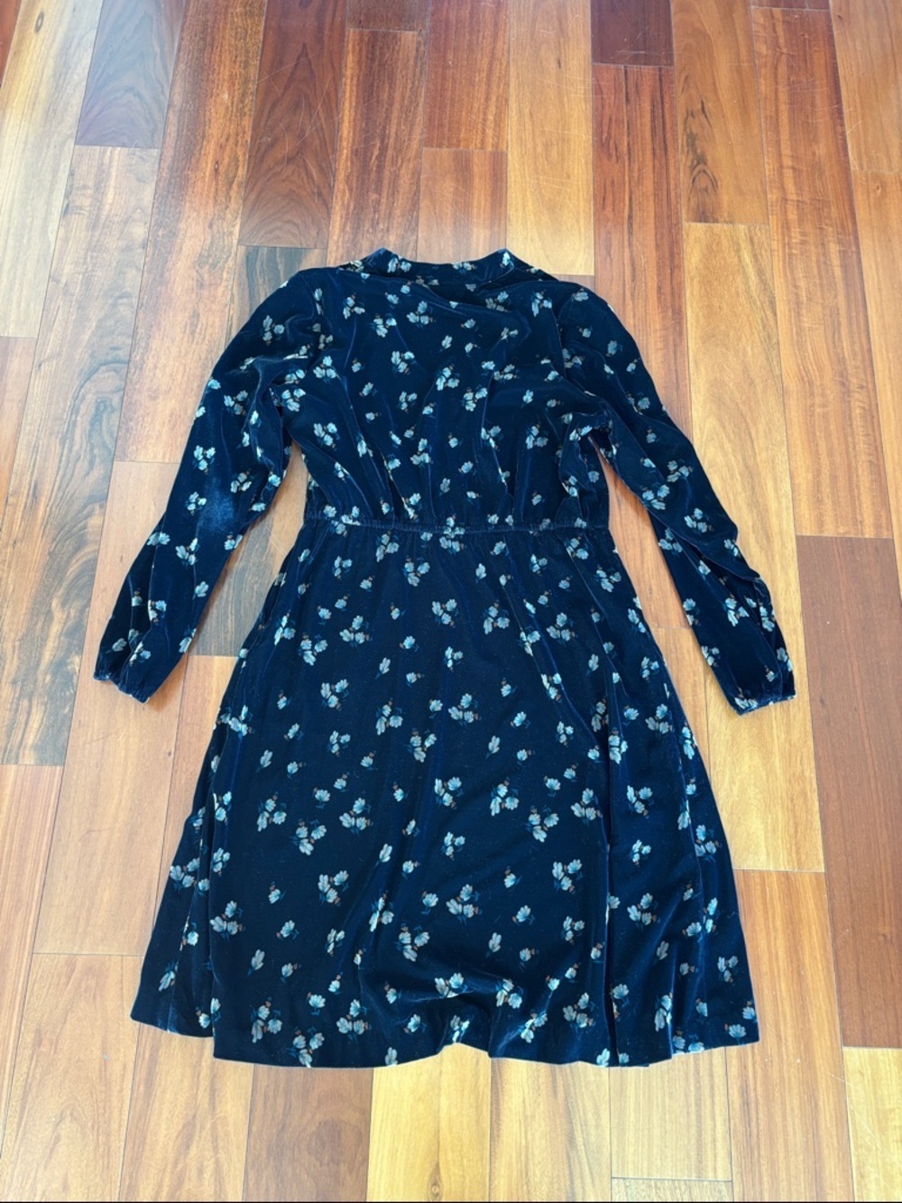 Cabi dress - Picture 9 of 9